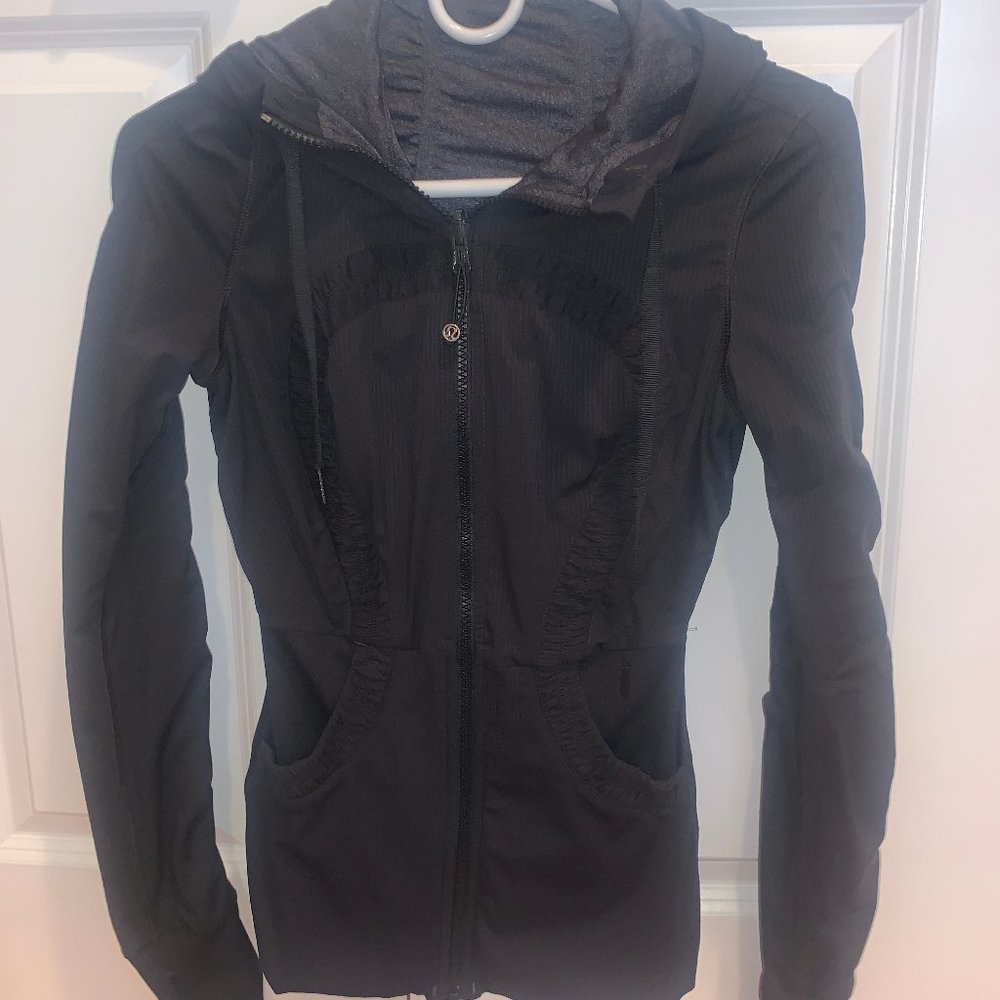 Reversible Lululemon Jacket with a hood